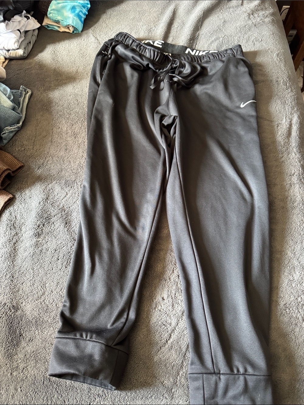 Nike men Black Athletic Jogger Pants